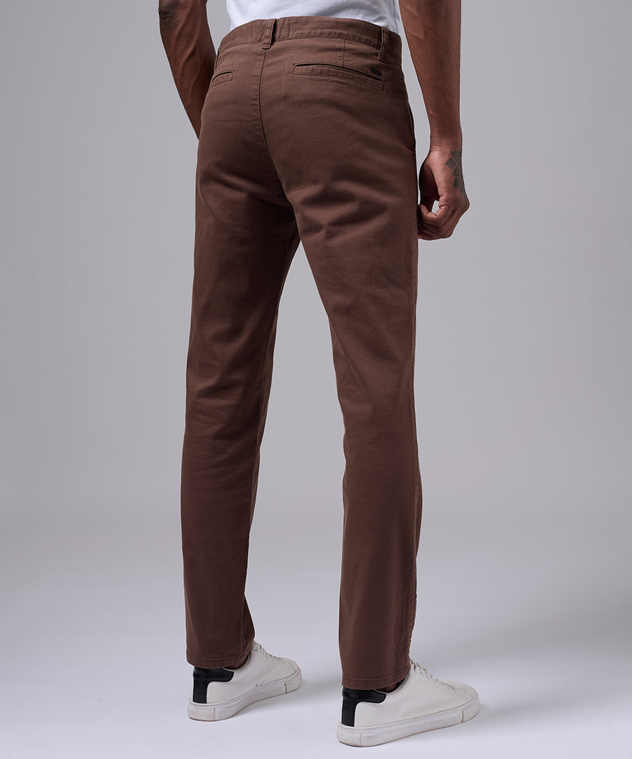 PANTALON DRILL FLAT FRONT SLIM FIT MARRON OI25