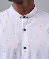 CAMISA MANGA LARGA CUELLO MICRO BUTTON DOWN SLIM FIT BLANCO ESTAMPADO OI25