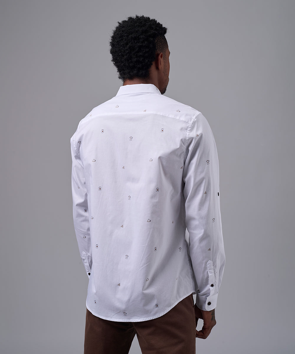 CAMISA MANGA LARGA CUELLO PUNTA REDONDEADO CLASSIC FIT BLANCO ESTAMPADO OI25