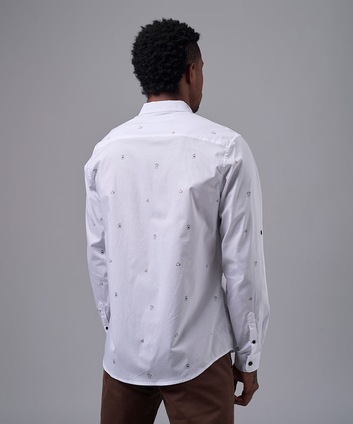 CAMISA MANGA LARGA CUELLO PUNTA REDONDEADO CLASSIC FIT BLANCO ESTAMPADO OI25
