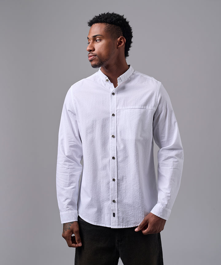CAMISA MANGA LARGA SEERSUCKER TWISTED COLLAR CLASSIC FIT BLANCO OI25