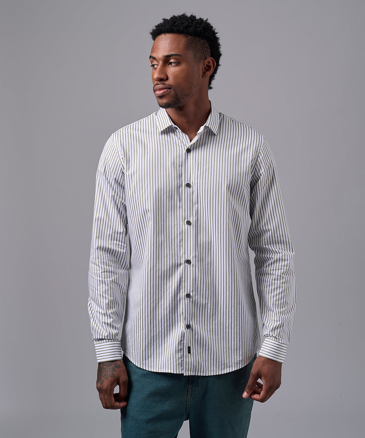 CAMISA MANGA LARGA CUELLO SPREAD SLIM FIT VERDE RAYAS OI25