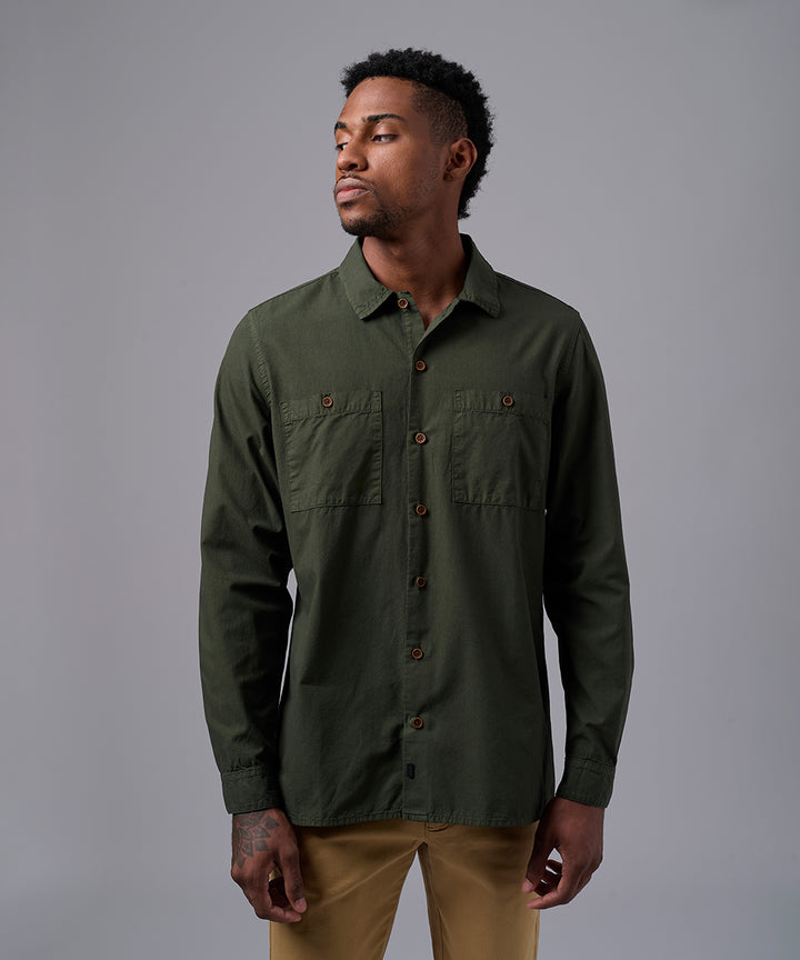 CAMISA MANGA LARGA TAFETA DOBLE BOLSILLO CLASSIC FIT VERDE OI25