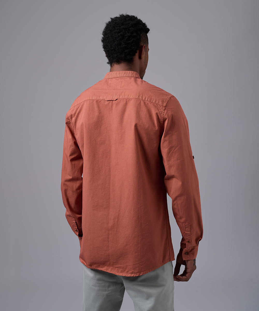 CAMISA MANGA LARGA DRILL CUELLO NERU C.BOTON CLASSIC FIT TERRACOTA OI25