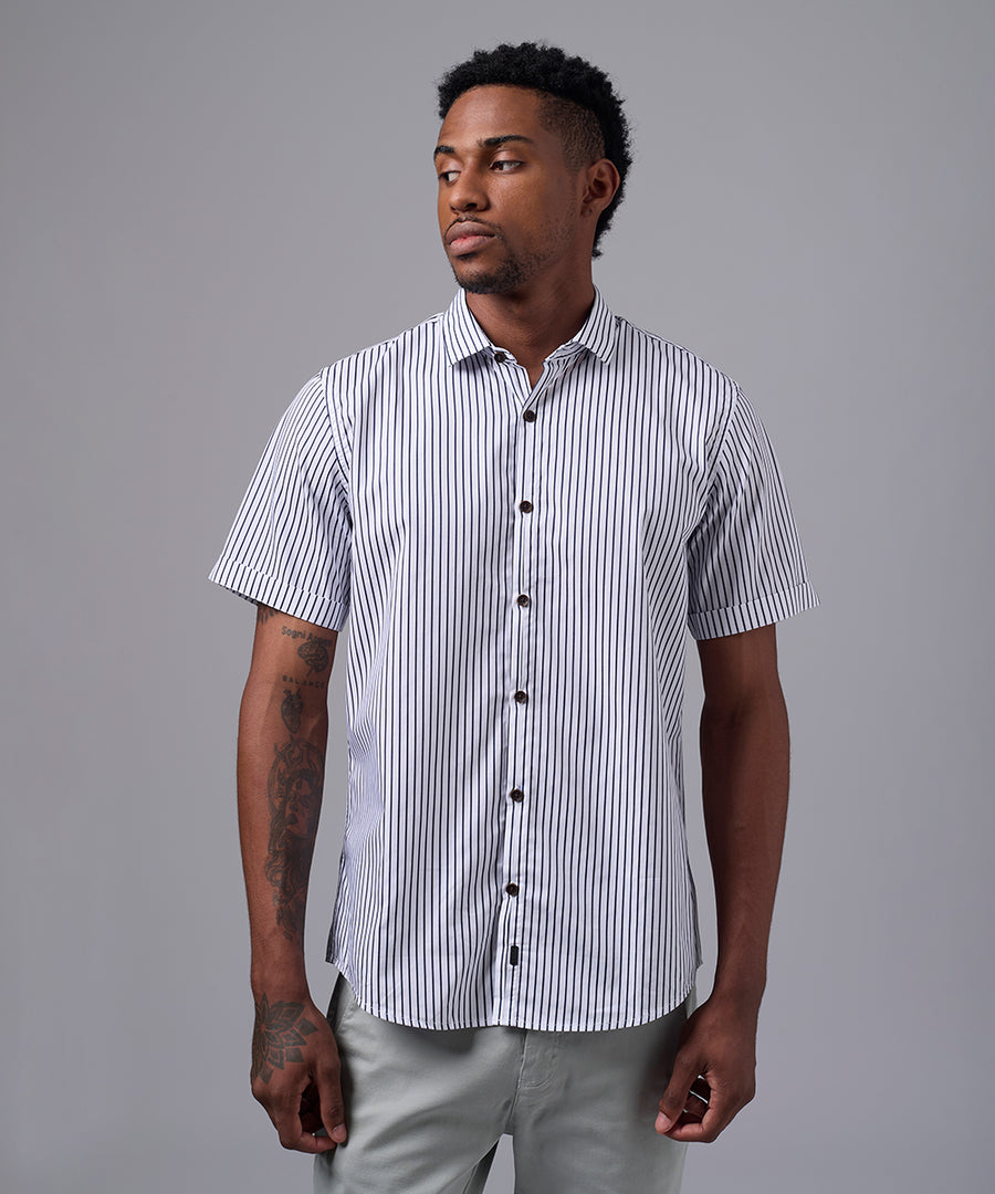 CAMISA MANGA CORTA PECHERA OJAL CLASSIC FIT AZUL A RAYAS OI25