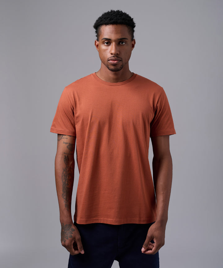 POLO MANGA CORTA BASICO CUELLO REDONDO TERRACOTA OI25