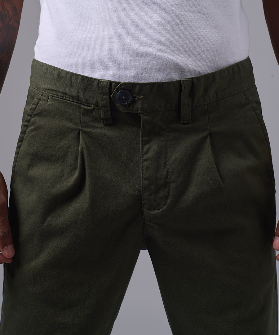 PANTALON DRILL CON PLIEGUE SLIM FIT VERDE OI25