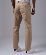 PANTALON DRILL CON PLIEGUE SLIM FIT MARRON CLARO OI25