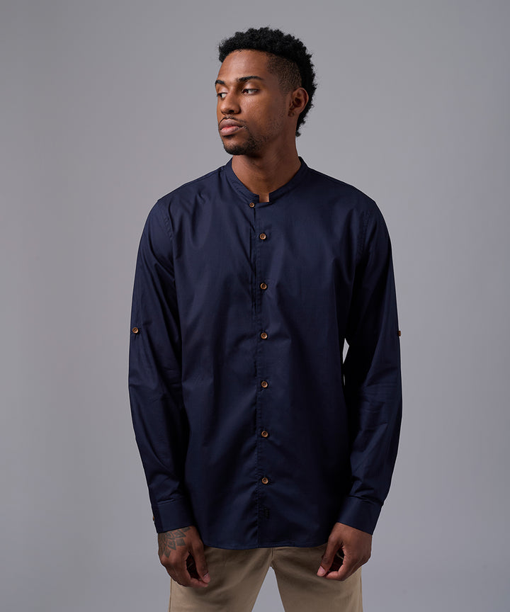 CAMISA MANGA LARGA CUELLO NERÚ RECTO SLIM FIT AZUL MARINO OI25