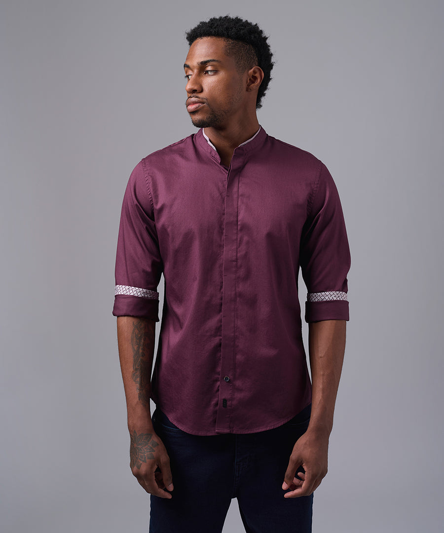 CAMISA MANGA LARGA CUELLO NERU DESMONTABLE CLASSIC FIT GUINDA OI25