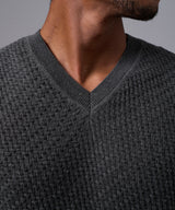 CHALECO PET CUELLO V CHARCOAL OI25