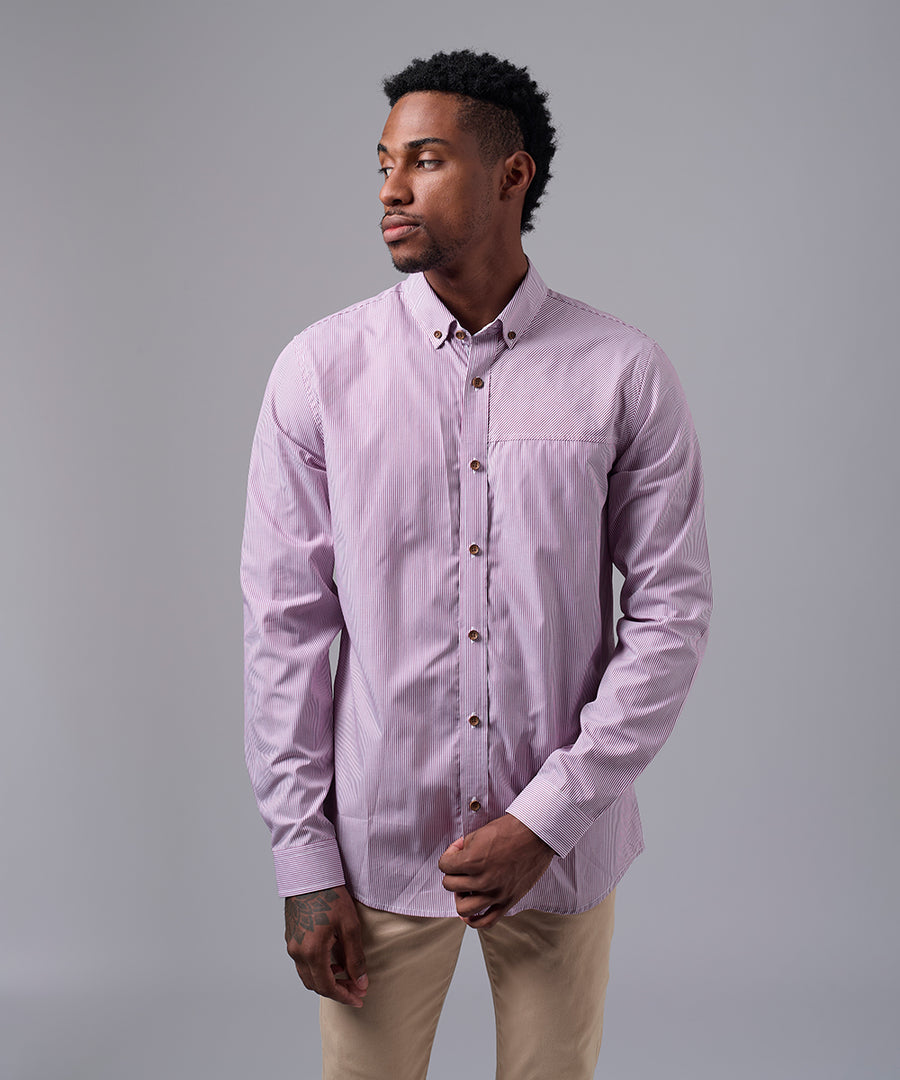 CAMISA MANGA LARGA CUELLO CON APLICACION BUTTON DOWN SLIM FIT GUINDA C/RAYAS OI25