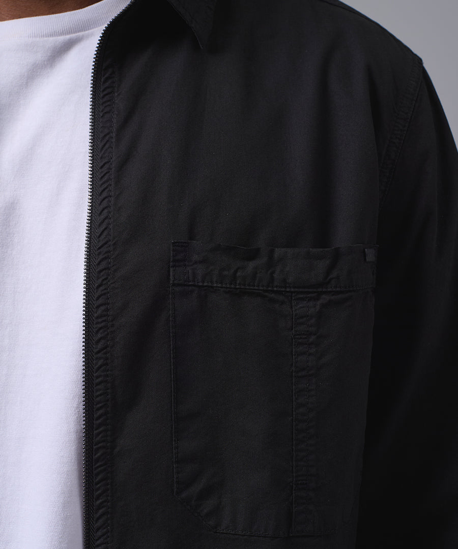 CAMISA MANGA LARGA CASUAL DRILL CON CIERRE CLASSIC FIT NEGRO OI25