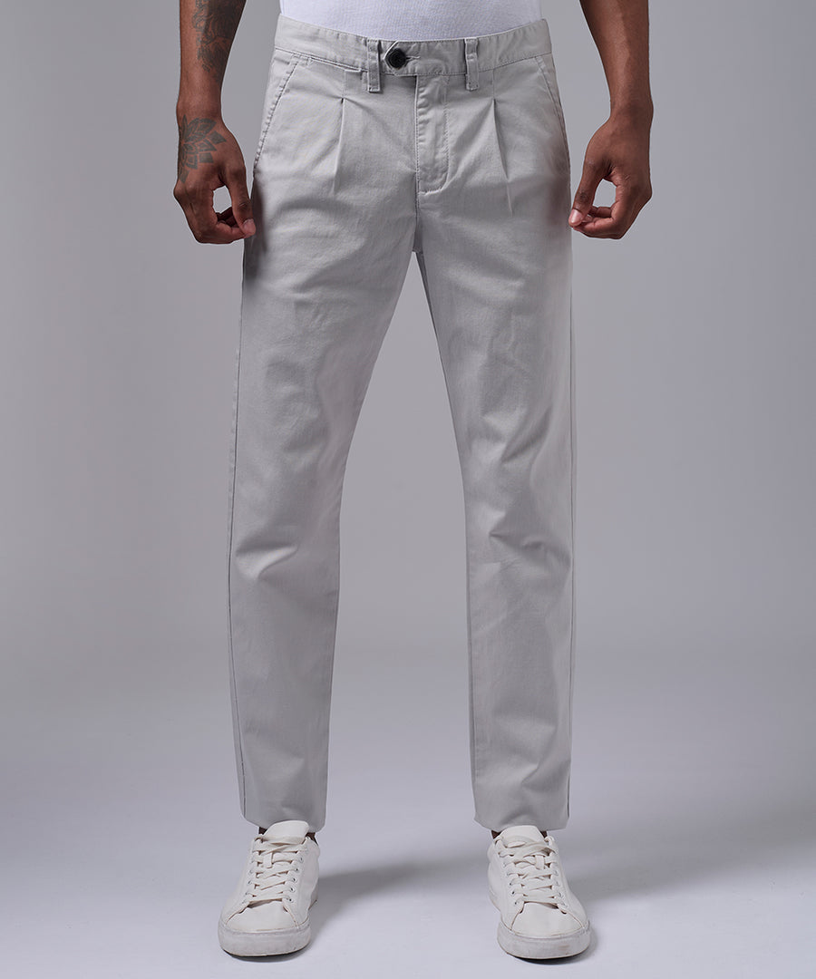 PANTALON DRILL CON PLIEGUE SLIM FIT GRIS OI25