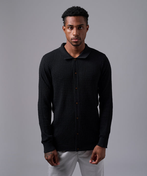 POLO MANGA LARGA PET CUELLO REGULAR CON BOTONES NEGRO OI25