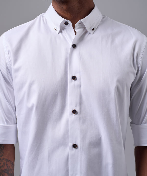 CAMISA MANGA LARGA CUELLO SOLAPA SLIM FIT BLANCO OI25
