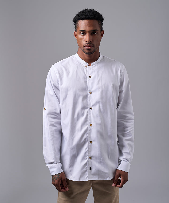 CAMISA MANGA LARGA CUELLO NERÚ RECTO SLIM FIT BLANCO OI25