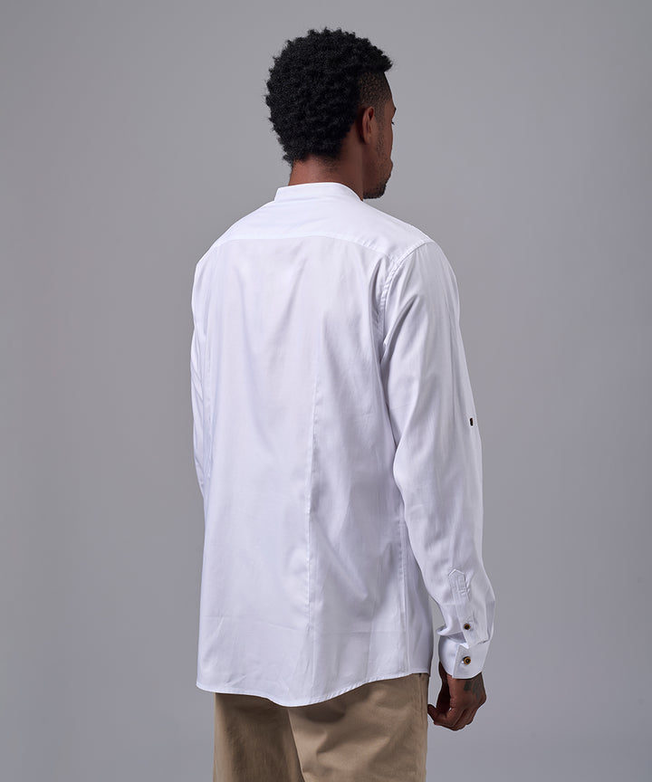CAMISA MANGA LARGA CUELLO NERÚ RECTO SLIM FIT BLANCO OI25