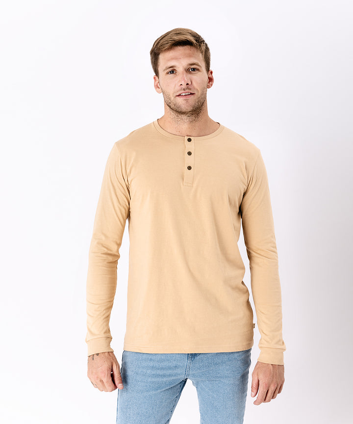 POLO MANGA LARGA HENLEY OI23 BEIGE