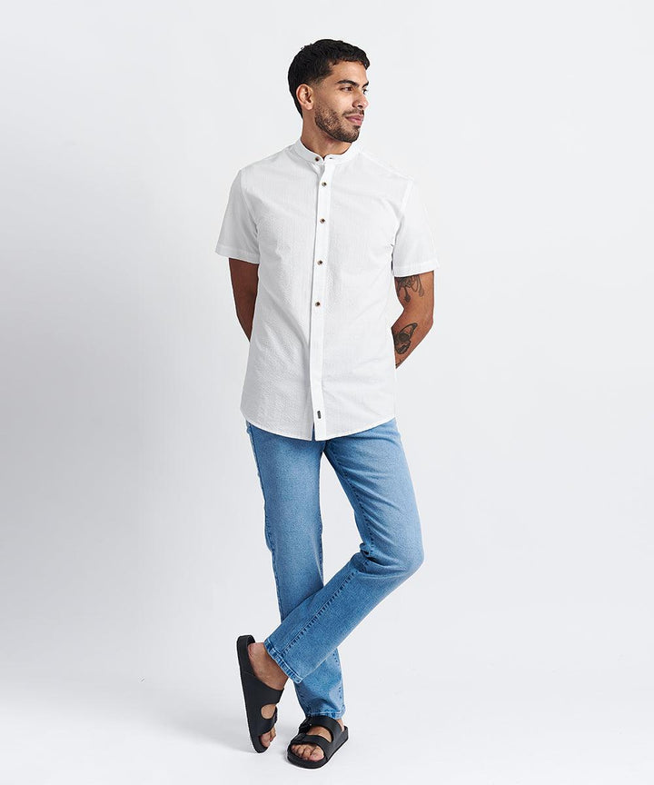 CAMISA MANGA CORTA-SLIM FIT-CORTES MEDIA PECHERA OCULTA PV24 BLANCO - MBO