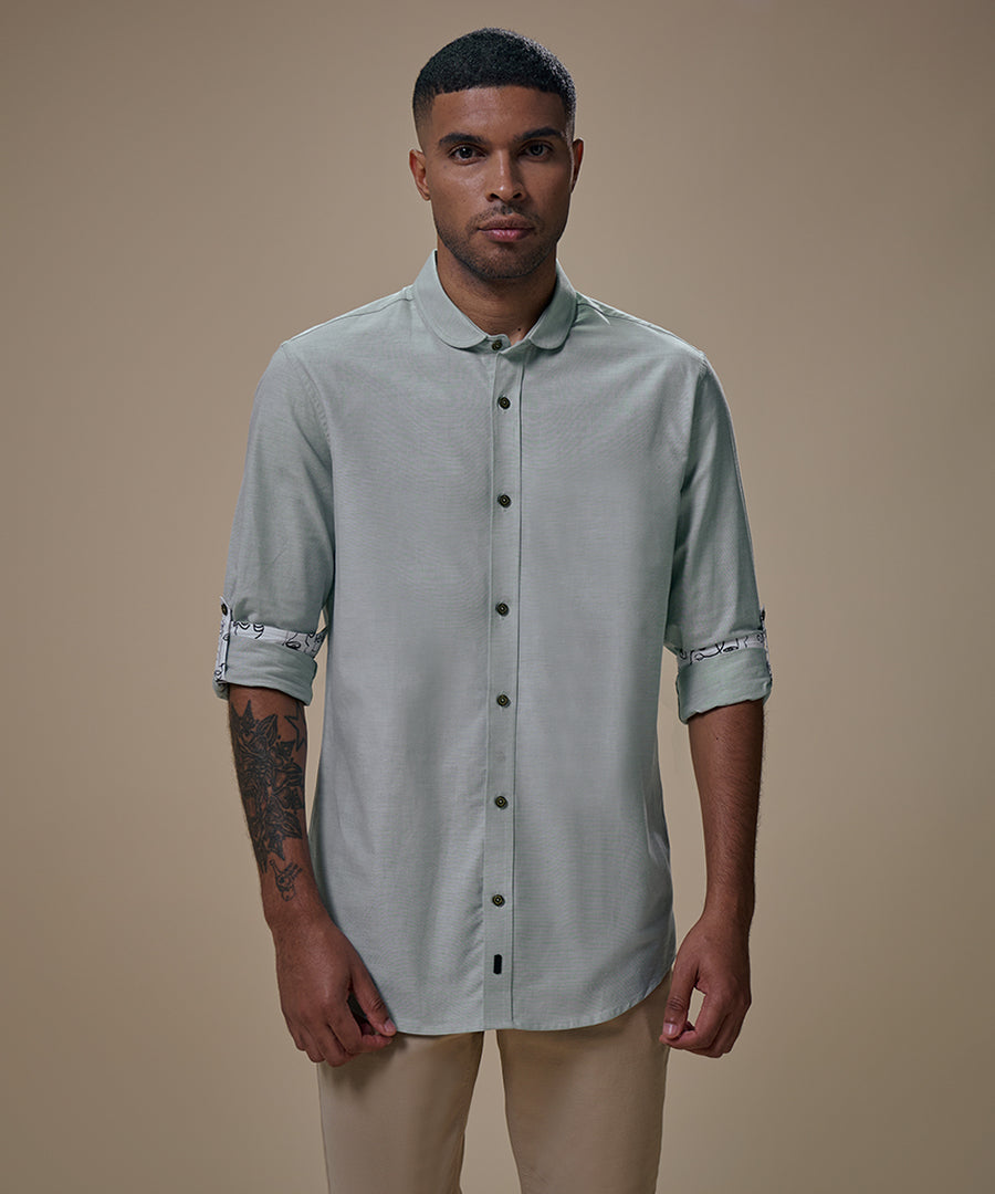 Camisa Roll Up Cuello Redondeado Slim Fit