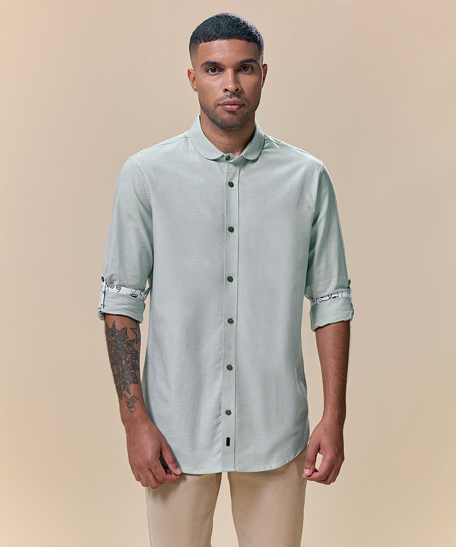 Camisa Roll Up Cuello Redondeado Slim Fit
