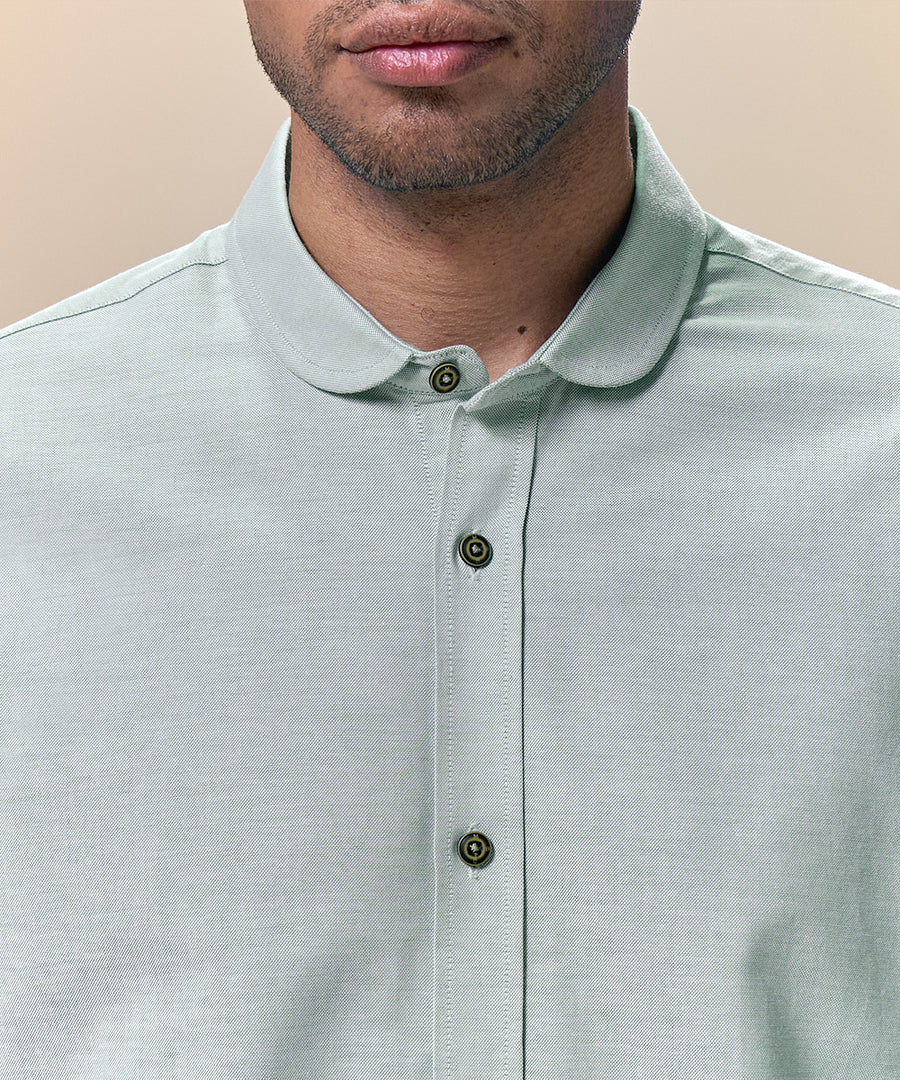 Camisa Roll Up Cuello Redondeado Slim Fit