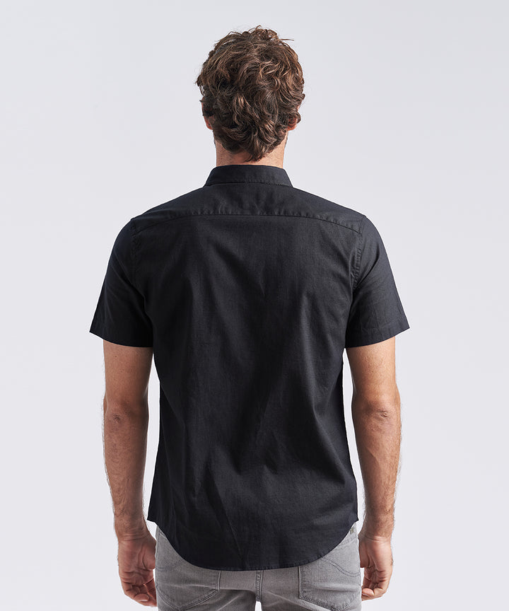 CAMISA MANGA CORTA CUELLO B.DOWN C/ VIVO LOOK LINO CR CLASSIC FIT NEGRO PV24