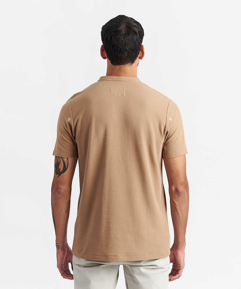 POLO MANGA CORTA PIQUE CON BORDADO CUELLO NERU MARRON CLARO PV24